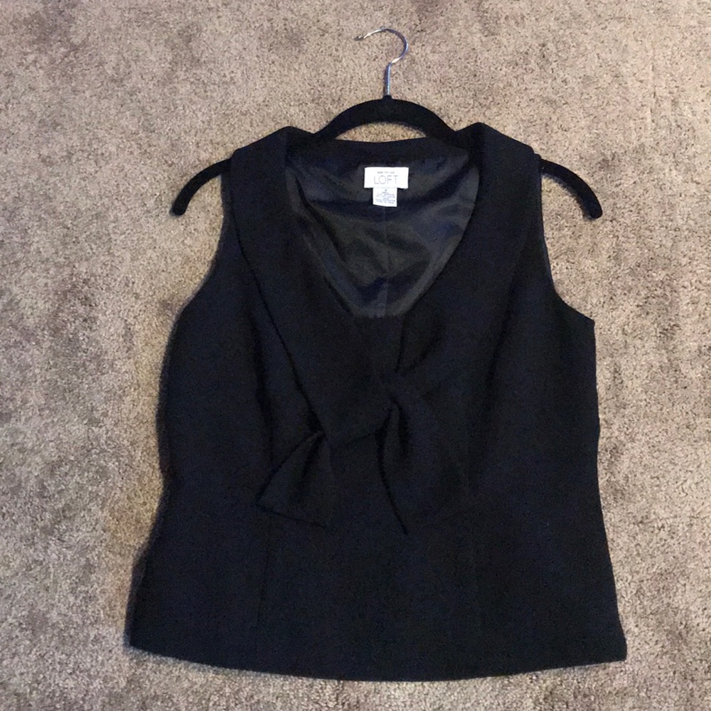 Black Ann Taylor Loft fie front she’ll